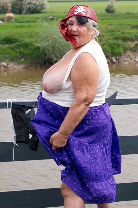 Grandma Libby model porn picture