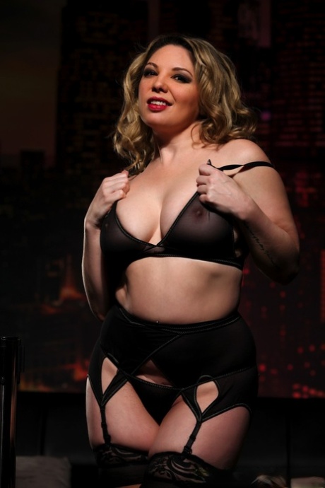 Kiki Daire perfect model images