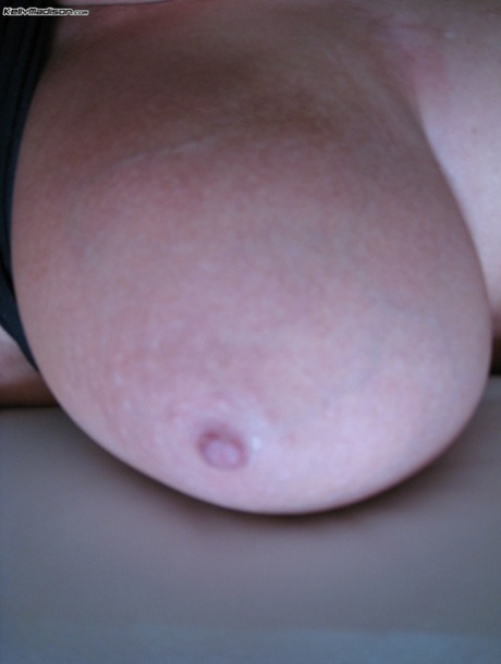 big boobs tiny milf nudes photos