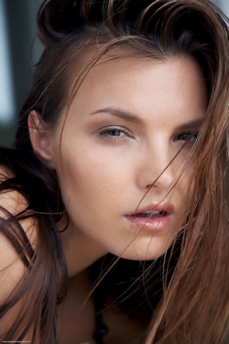 Suzie Carina nude model image