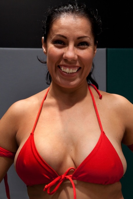 Izamar Gutierrez pornographic model picture