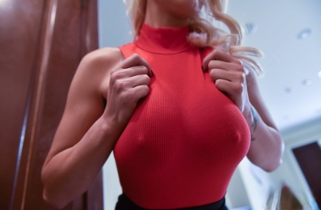 huge heavy boobs bikini jiggle porno img