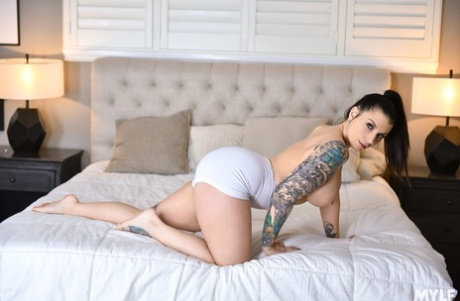 Sheena Ryder pornstar perfect photos
