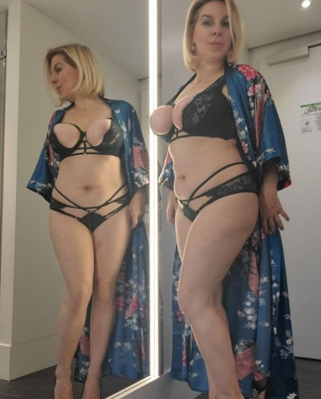 big wife boobs in shower beautiful xxx gallery